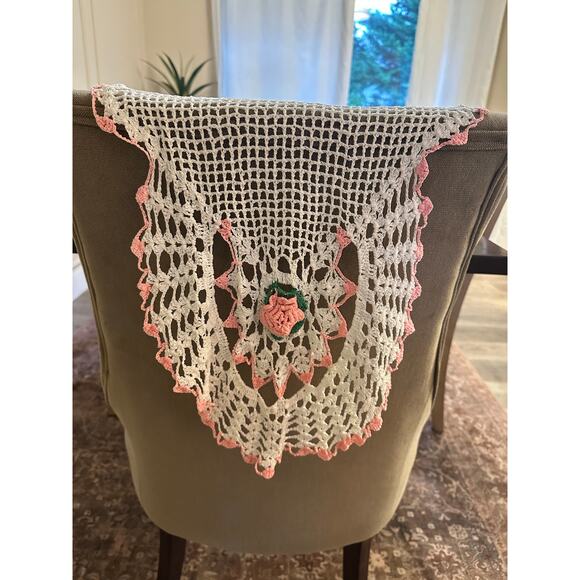 Vintage Crochet Lace Table Runner Raised Variegated Pink Irish Roses handmade - Picture 10 of 13